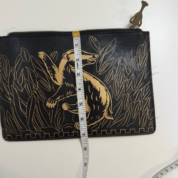 Danielle Nicole Harry Potter Horcrux Collection Helga Hufflepuff Cup Clutch Bag - Picture 7 of 7